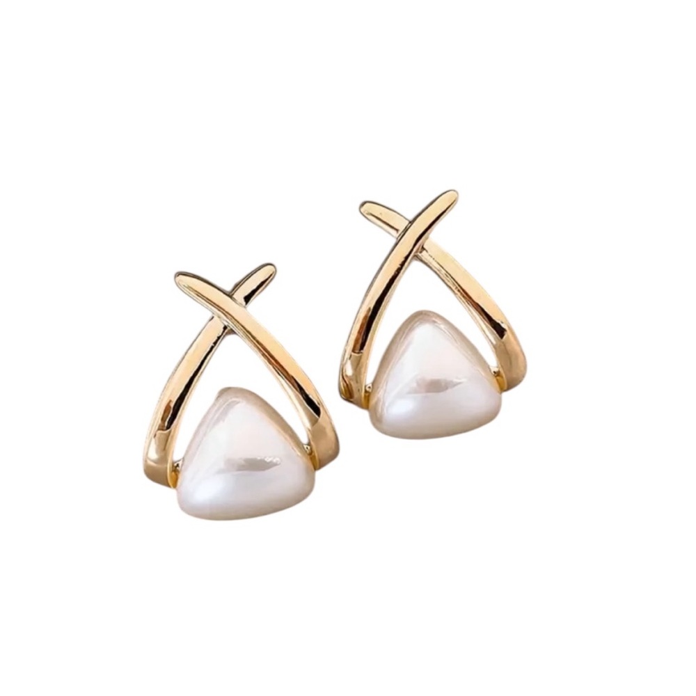 Gold Tone Faux Pearl Earrings - Picture 1 of 3